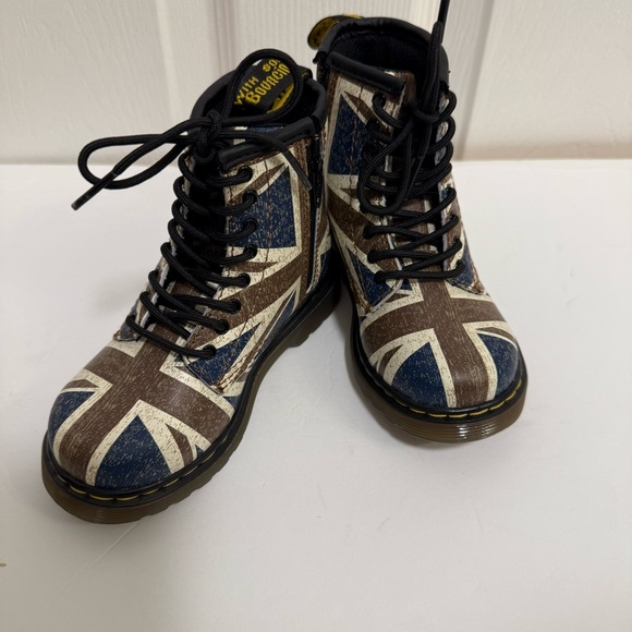 Doc Martens Girl Boots! Brand new - Picture 1 of 2